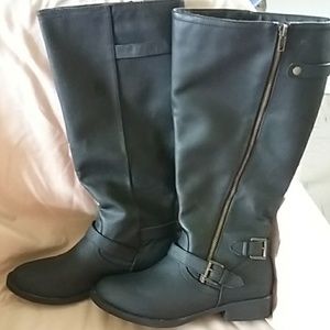 Black size 7 Boots